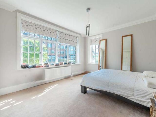 Flat for sale in Hampstead, West Hampstead
