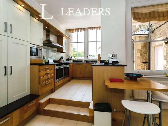 Flat for sale in The Butts, Kent