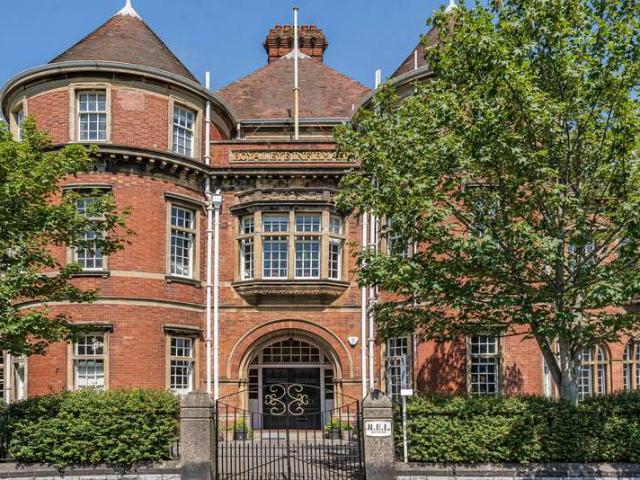 Flat for sale in Mount Wise