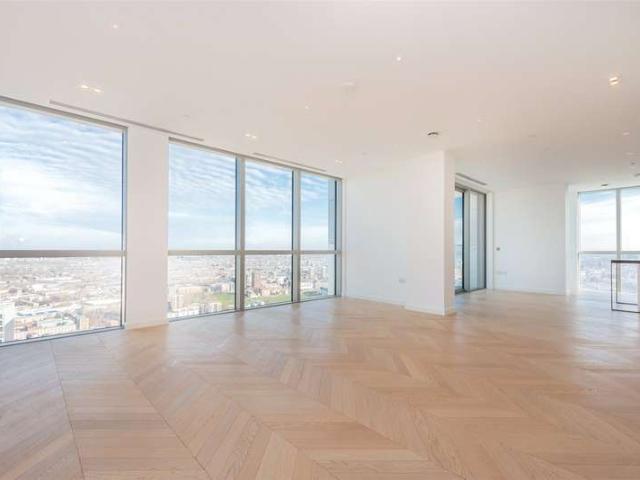 Flat for sale in Finsbury, Greater London
