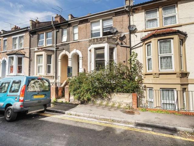 Flat for sale in Feckenham, City Of Bristol