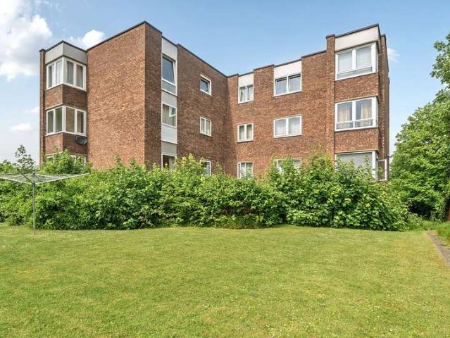 Flat for sale in Feckenham, City Of Bristol