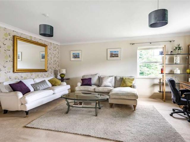 Flat for sale in Speen, West Berkshire