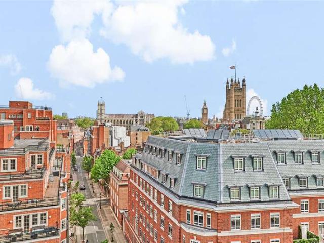 Flat for sale in Westminster, Greater London