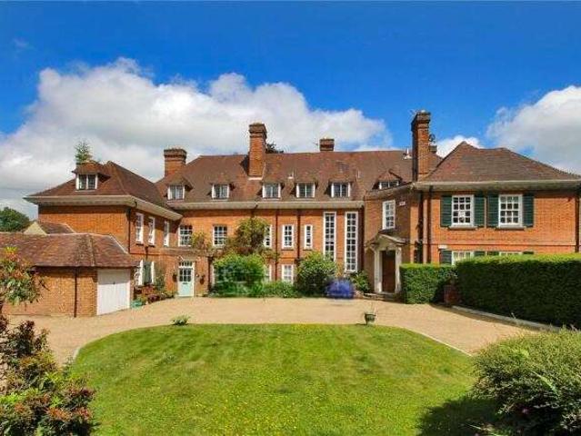 Flat for sale in Styants Bottom, The Butts