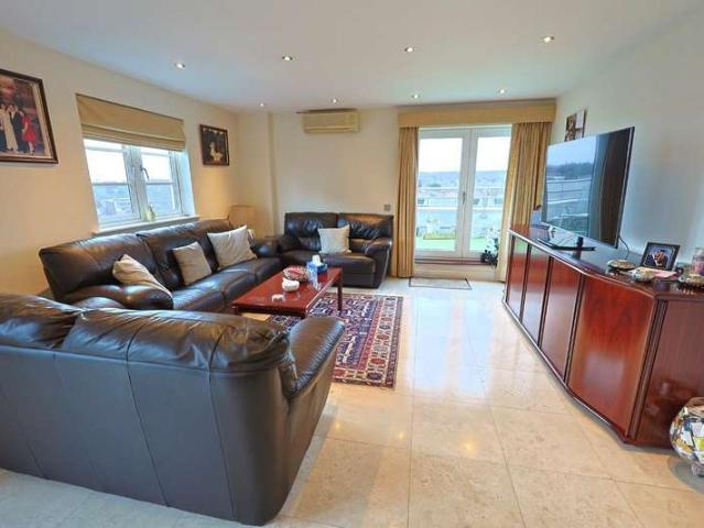 Flat for sale in Edgware, London Borough of Barnet