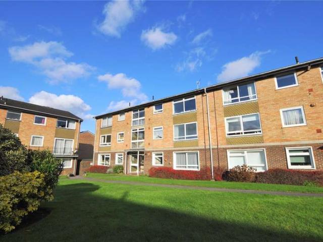 Flat for sale in Westborough, Surrey
