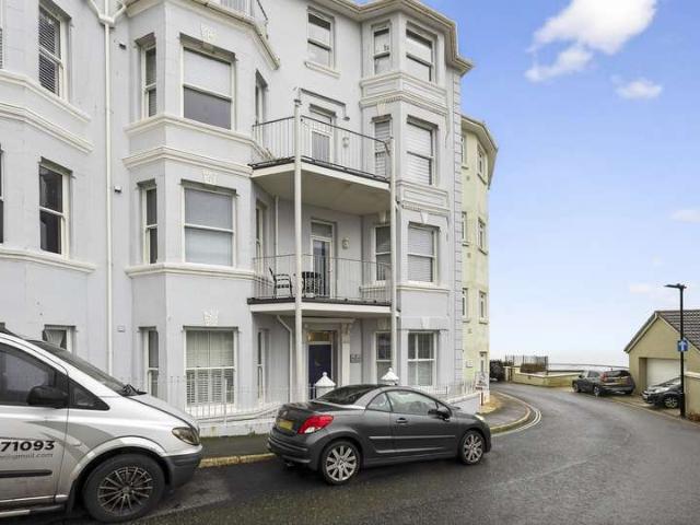Flat for sale in Cowlease, Ventnor