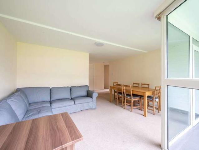 Flat for sale in Southfields