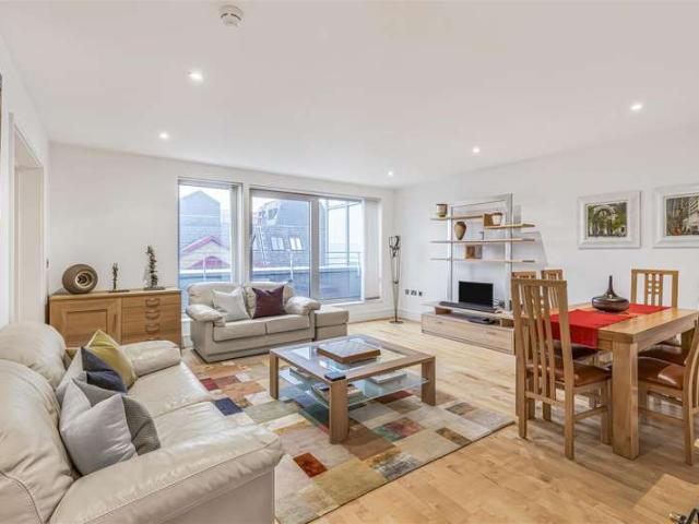 Flat for sale in Westminster, Greater London