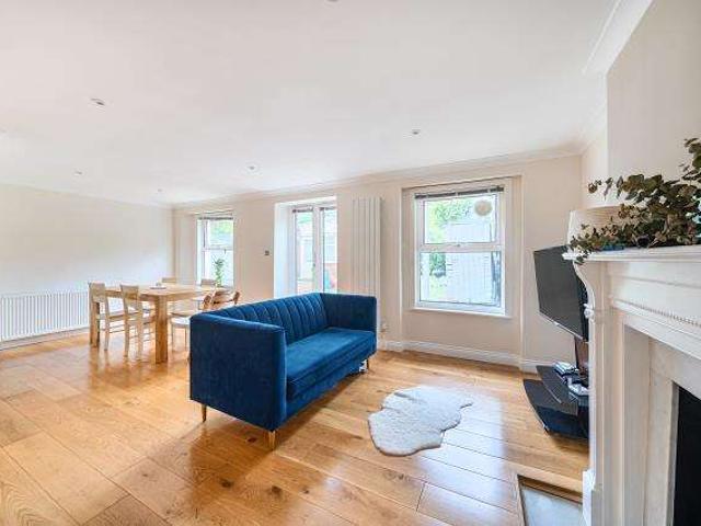 Flat for sale in Belsize Park, Greater London