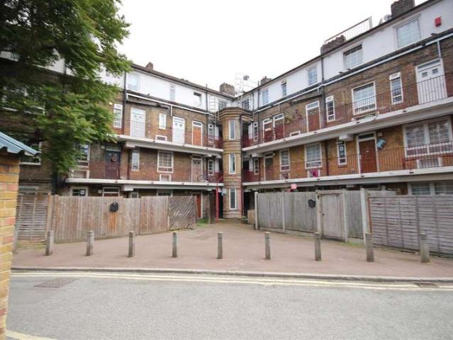 Flat for sale in Rotherhithe, Greater London