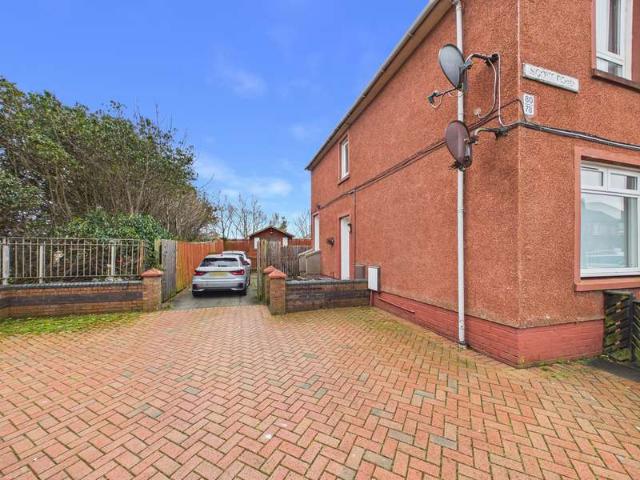 Flat for sale in Irvine, Scotland