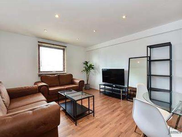 Flat for sale in Greenwich Peninsula, Greater London