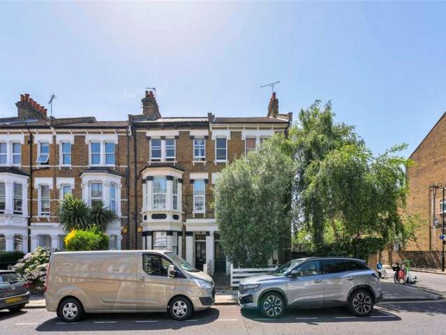 Flat for sale in Kensal Town, Greater London