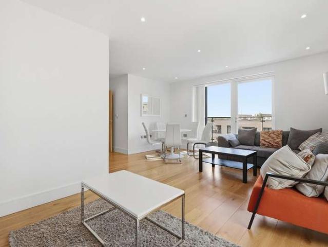 Flat for rent in Kingsbury, Greater London