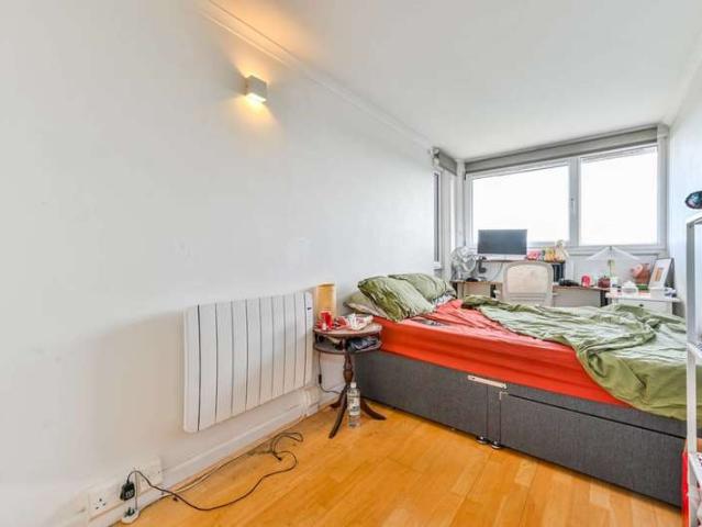 Flat for sale in Tufnell Park, Holloway