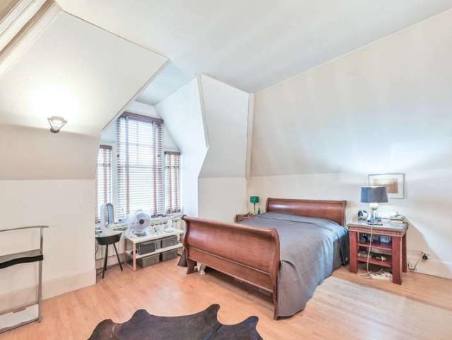 Flat for sale in Hampstead, Golders Green