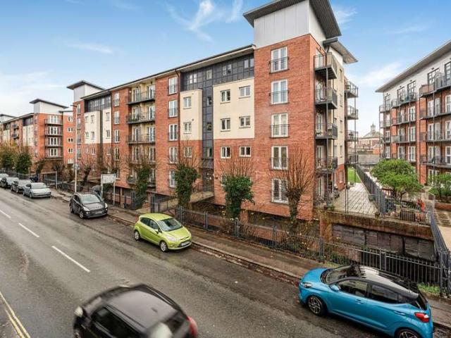 Flat for sale in Watergate, Devon