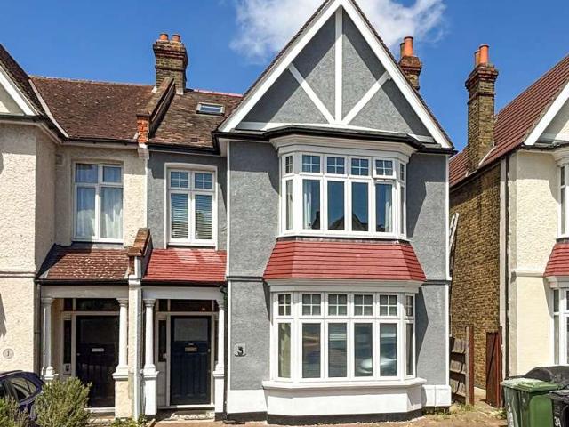 Flat for sale in London Borough of Lewisham, Greater London