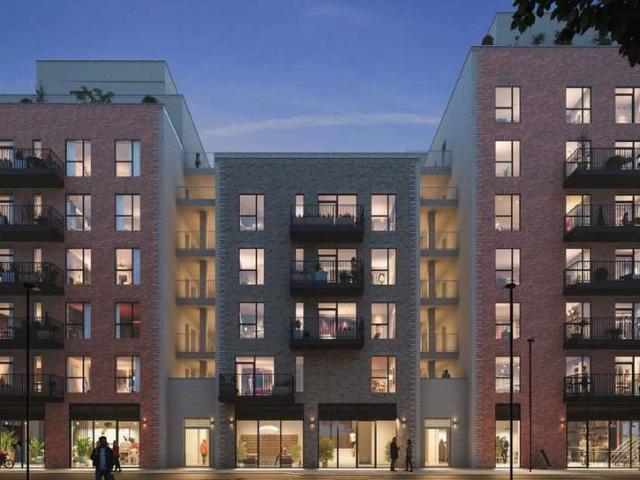 Flat for sale in Wood Green, Hornsey