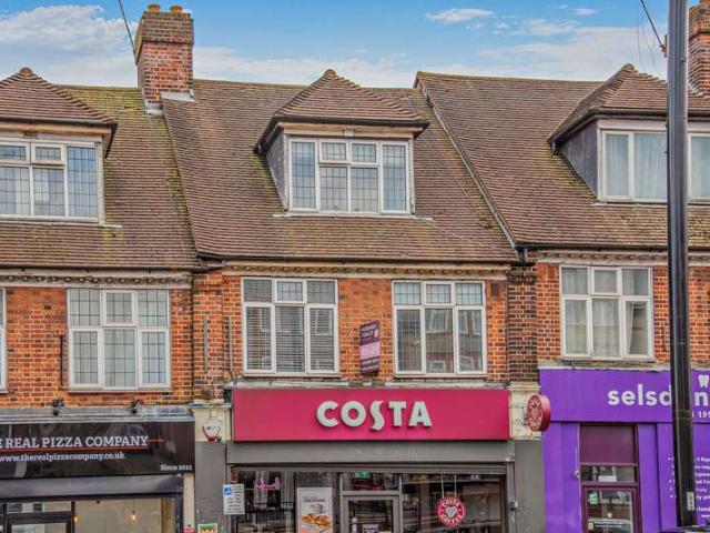 Flat for sale in London Borough of Croydon, Selsdon