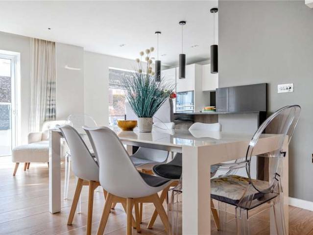 Flat for sale in Marlborough, Easton Royal