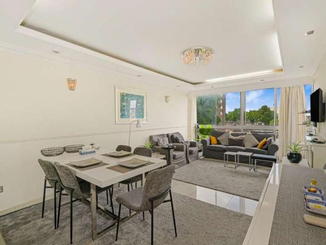 Flat for sale in Paddington, Greater London