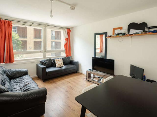 Flat for sale in Camberwell, Greater London
