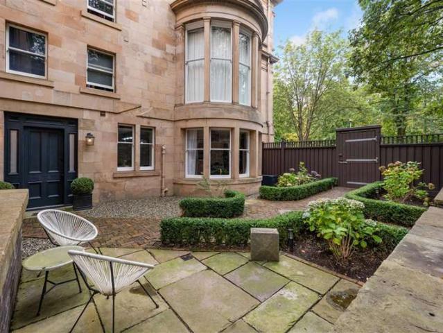 Flat for sale in Kelvinside, Scotland