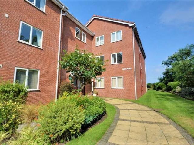 Flat for sale in Southport, Sefton