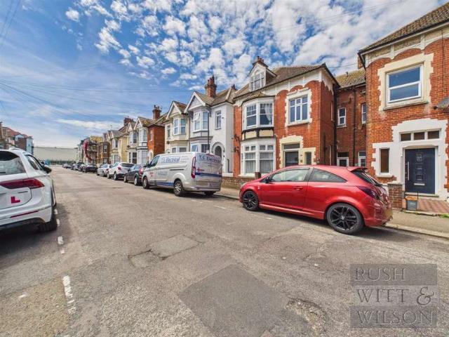 Flat for sale in Central, Heathlands