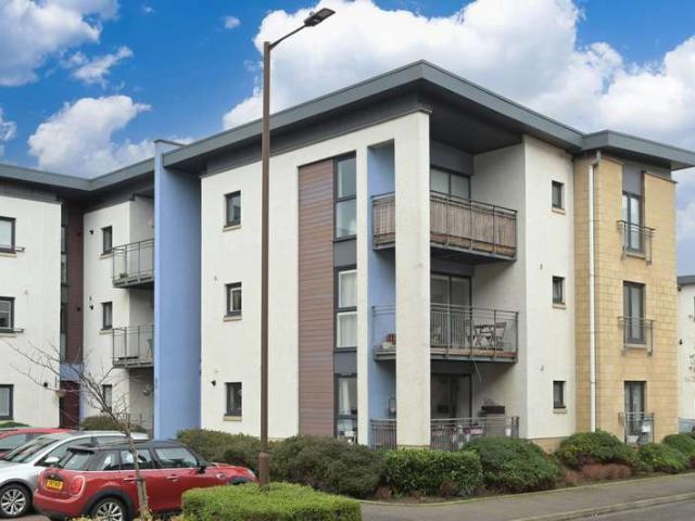 Flat for sale in East Pilton, Scotland