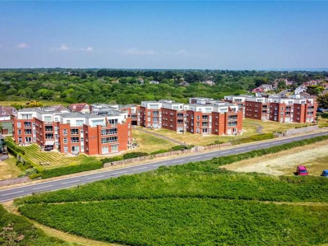 Flat for sale in Milford-on-Sea, Ashurst Bridge