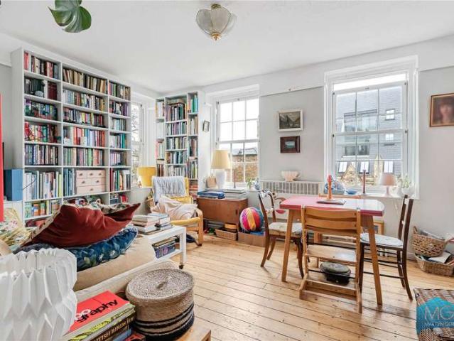 Flat for sale in Dartmouth Park, Greater London