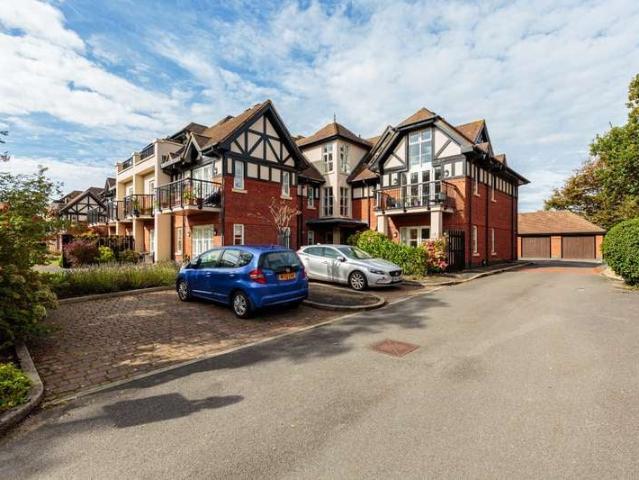 Flat for sale in St Annes, Fylde