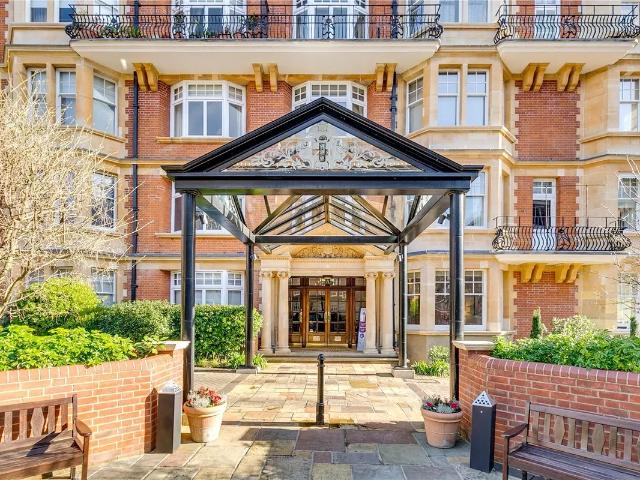 Apartment for rent in South Kensington, Greater London