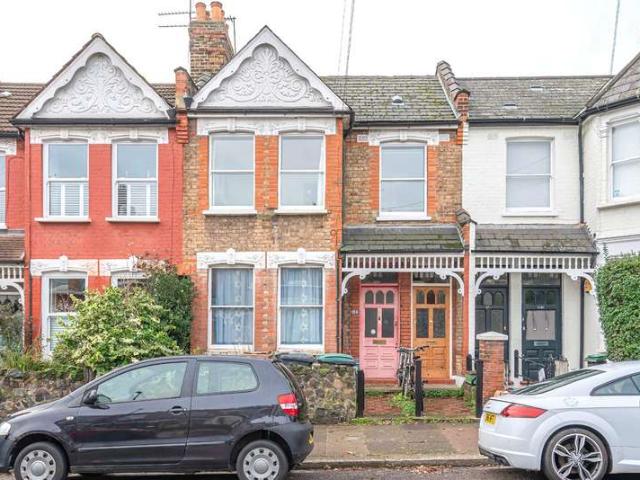 Flat for sale in Hornsey, Greater London