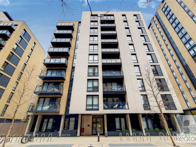 Apartment for rent in Suttons Wharf, Mile End