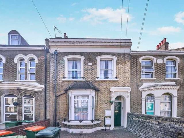 Flat for rent in Forest Gate, Greater London