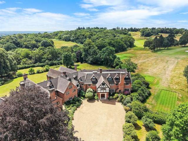 Flat for sale in Hurst Green, Tandridge