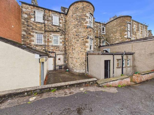 Flat for sale in Irvine, Scotland