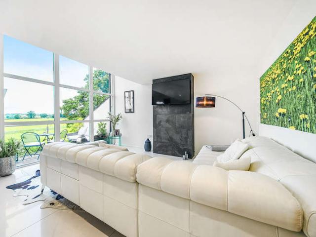 Flat for sale in Cowan Bridge, Bare