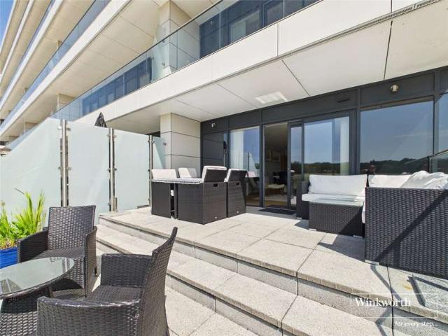 Flat for sale in Greenham
