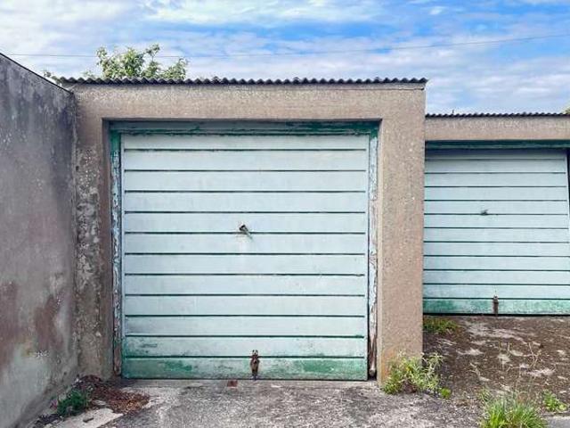 Flat for sale in Fortuneswell, East Dorset
