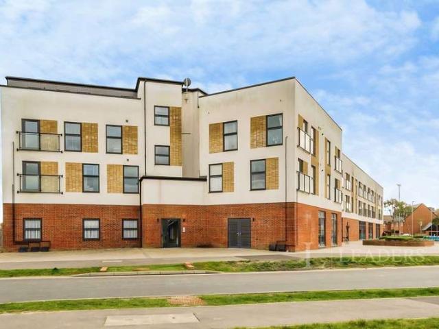 Flat for sale in Littlecote, West Sussex