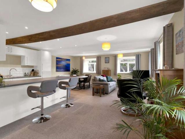 Flat for sale in Fossebridge, Gloucestershire