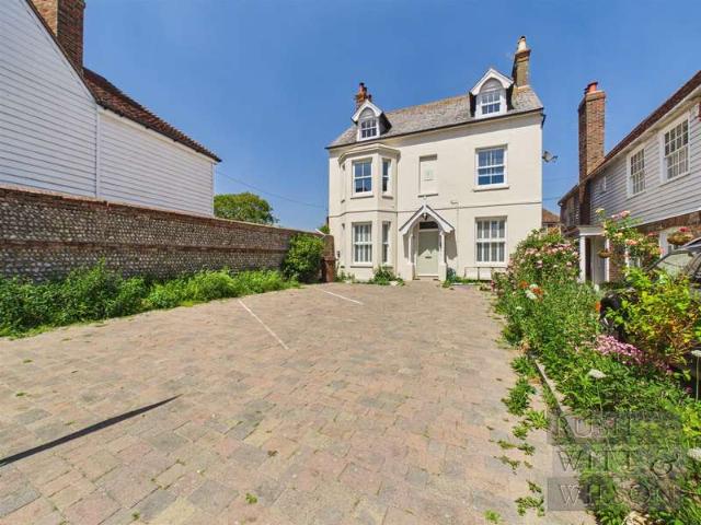 Flat for sale in Old Town, Heathlands