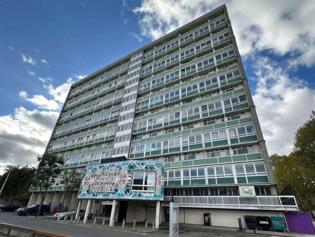Flat for sale in Camberwell, Greater London