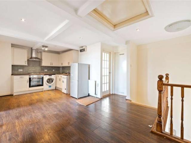 Flat for sale in London Borough of Lewisham, Greater London